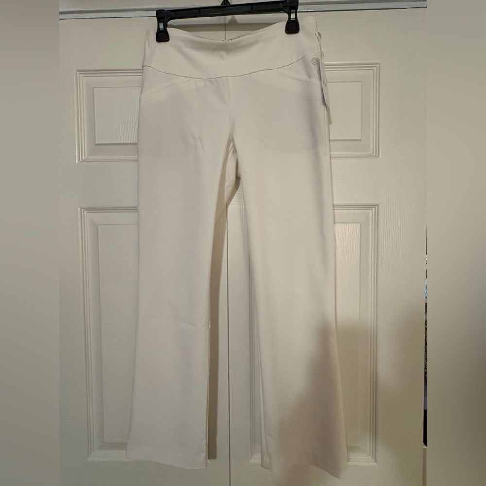 Lilly Pulitzer Corso kick flare pant
Color coconut/white Size 6